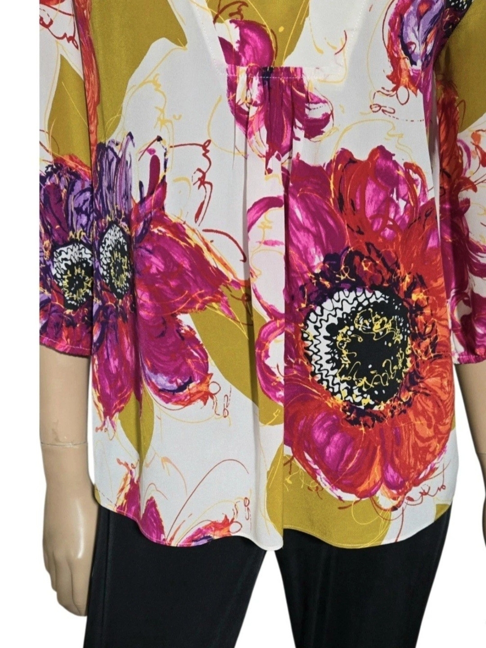 Trina Turk Nanette Bela Roseta 100% Silk Floral Blouse V-Neck M Style #166100 - Picture 8 of 14